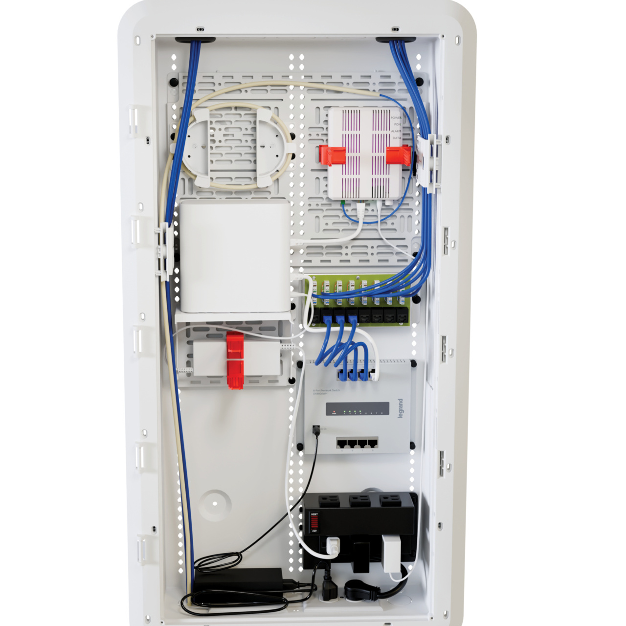 On-Q 8-Port Switch: 4-Port Network, 4-Port PoE