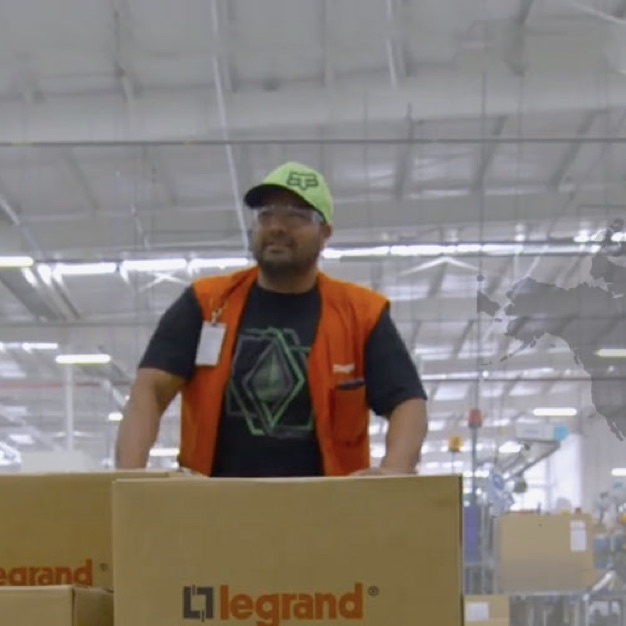 Packing packages in Legrand warehouse