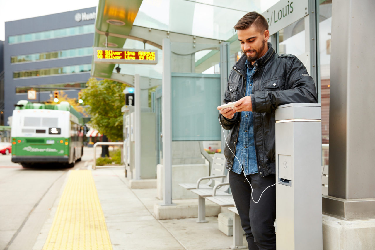 Accent Light Charging Station - Municipal Application
