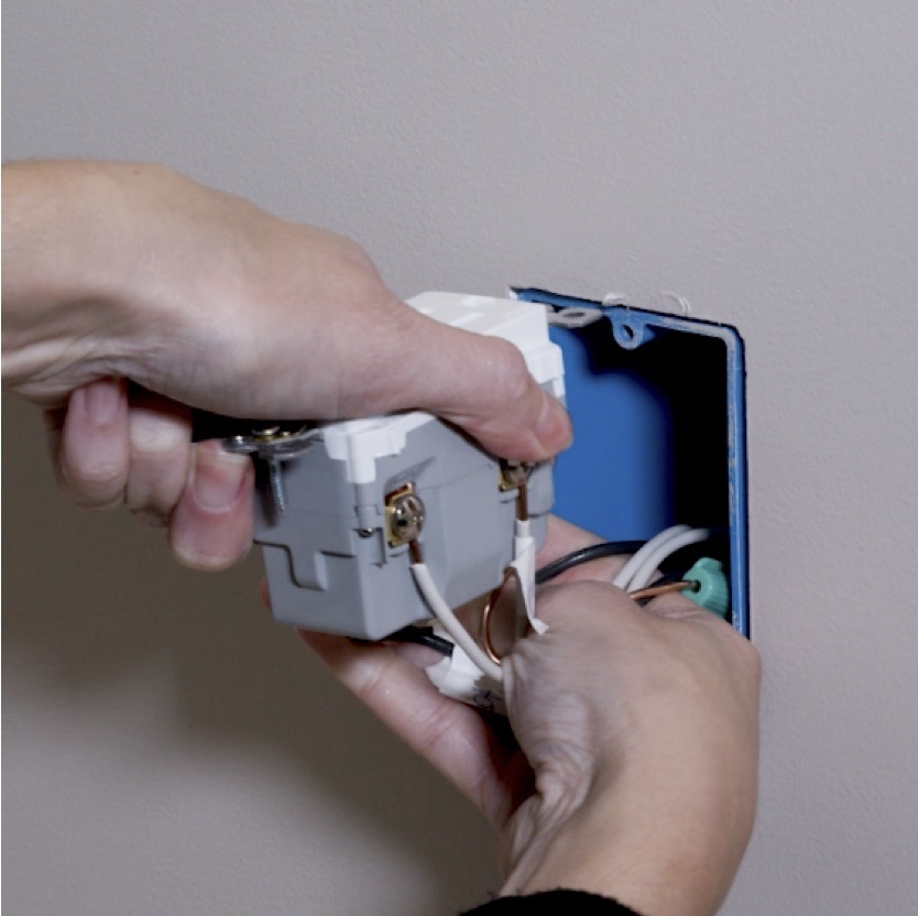 attaching wires to GFCI USB outlet during installation