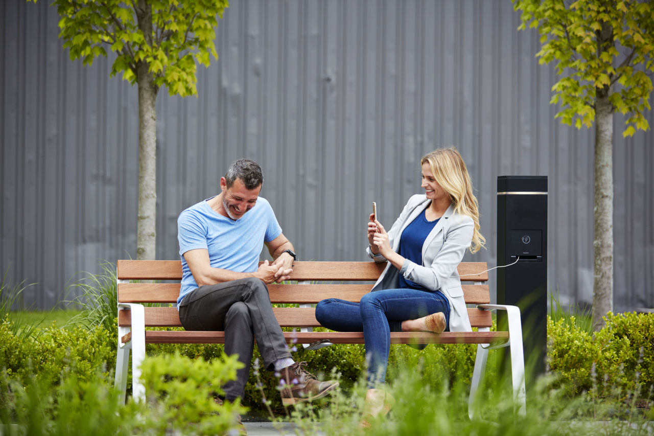 Accent Light Charging Station - Park Application
