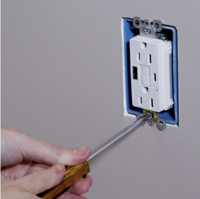 installing GFCI USB outlet