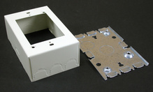 500/700 Combination Switch and Receptacle Box Fitting 500/700 Combination Switch and Receptacle Box Fitting