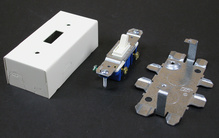 500/700 15A, 125V Single Pole Switch and Box Fitting 500/700 15A, 125V Single Pole Switch and Box Fitting