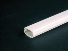 Uniduct 2700 Series One-Piece Latching Raceway Fitting Uniduct 2700 Series One-Piece Latching Raceway Fitting