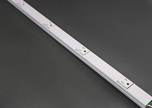 Wiremold 20GB506TR Tamper Resistant Plugmold Multioutlet System in White