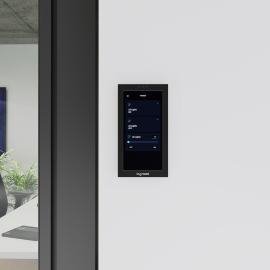 front of EN-GS-150 in black in room